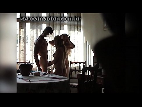 ❤️ Ang mga higala sa sekso nagdapit sa usa ka higante nga lalaki ug usa ka tulo nga kauban niya ️❌ Homemade porn sa amon ﹏